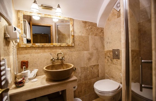 Sighisoara House | La Teo Pensiune si Pivnita