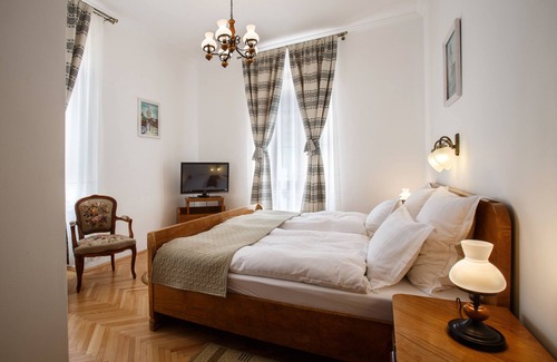 Sighisoara House | La Teo Pensiune si Pivnita