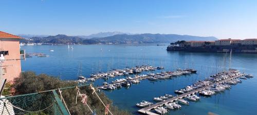Le Grazie House | La Terrazza sulla baia di Le Grazie