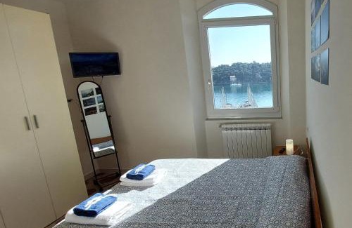 Le Grazie House | La Terrazza sulla baia di Le Grazie