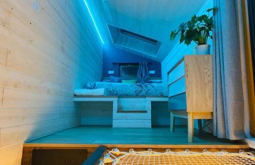 Saint-Aignan House | La Tiny Blue - maison insolite pour 2 - sans Tv