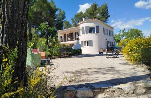 Le Puy-Sainte-Reparade House | La Tourelle Suite Cosy entre vignoble aixois et Luberon