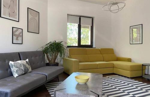 Iasi Villa | La Tuya Deluxe Villa