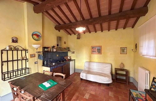 Monteleone d'Orvieto Apartment | La Vecchia Cedraia Apartment, Wifi, Perugia