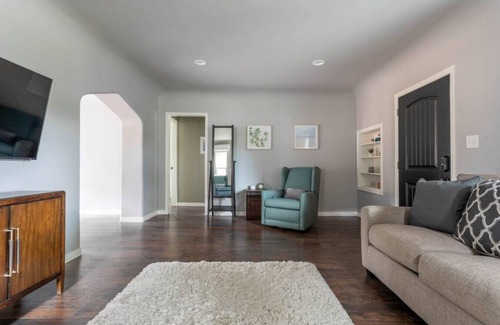 Bonita House | La Verne 2 · Downtown La Verne. 1 min walk