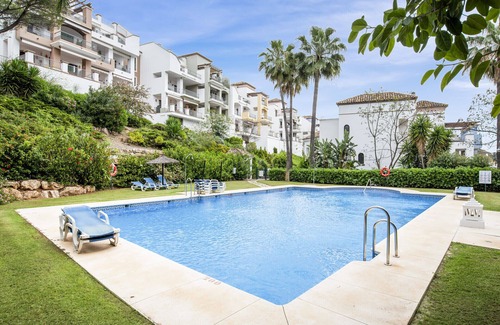 Benahavis Apartment | La Vida Dorada | Apartment with garden