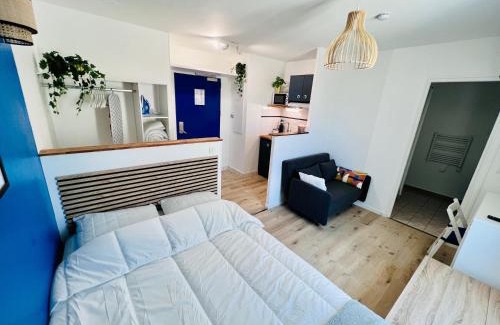 Saint-Maurice Apartment | La Vie en Bleu - Studio proche de Paris