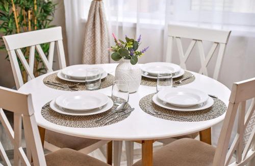 Dumbravita Apartment | La Vie en Rose Chic French-Style Apartment with Parking in Timisoara