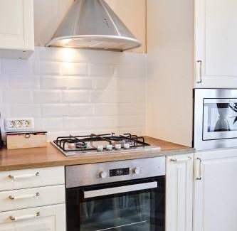 Dumbravita Apartment | La Vie en Rose Chic French-Style Apartment with Parking in Timisoara