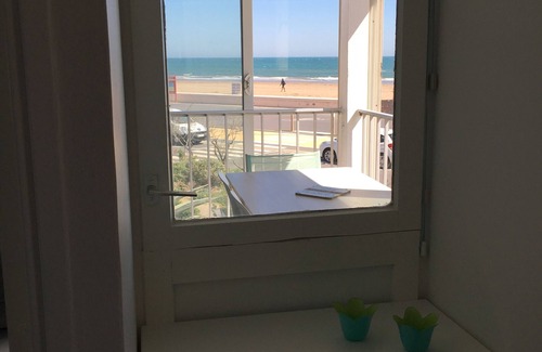 Narbonne-Plage Apartment | La Vigie 2 la Plage: Panoramic view of the sea. Front line apartment