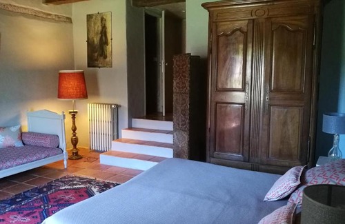 Saint-Amand-de-Coly House | La vignolle