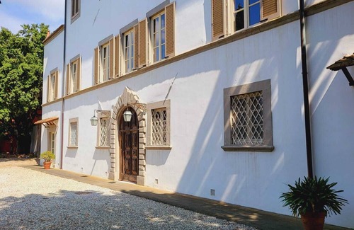 Livorno Apartment | La Villa apartments- 5 beds- Private Parking included with camera