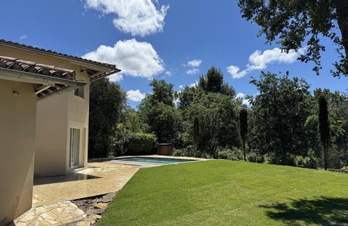 Saint-Didier Villa | La Villa de la Crau