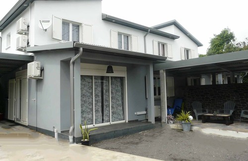 Saint-Andre House | La Villa de la Rivière du mât