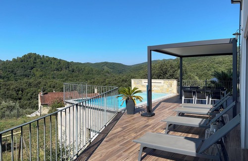 Saint-Jean-du-Pin Villa | La Villa du Serre Dans les Cévennes Avec Piscine et vue Imprenable sur le Massif