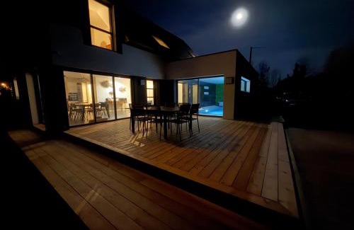 Fouesnant Villa | la villa iodée, le confort d une maison neuve équipée d une piscine intérieure chauffée toute l année, très proche des plus belles plages