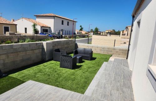 Capestang Villa | La Villa les Terrasses du Canal