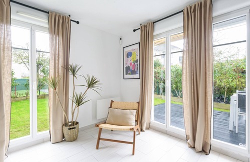 Magny-le-Hongre House | La Villa Nova Pomponne - 3 chambres et jardin