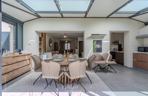 Bussy-Saint-Georges Villa | La Villa Tahaa 6/8 guest 10 min Disneyland Paris