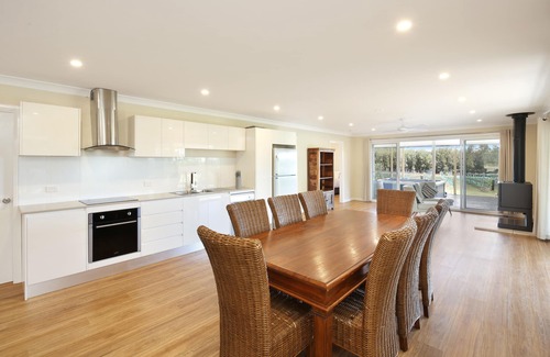 Pokolbin House | La Villetta home on Vineyard