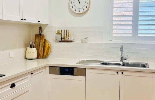 Katoomba House | La Villette sleeps 9/fireplace/BBQ/Pet Friendly