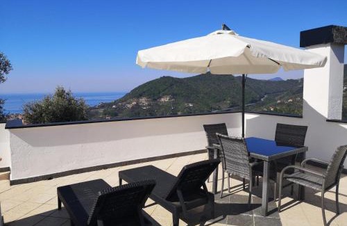 Leivi House | La Vivagna - Casa vista mare tra gli ulivi