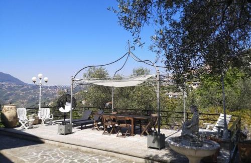 Leivi House | La Vivagna - Casa vista mare tra gli ulivi