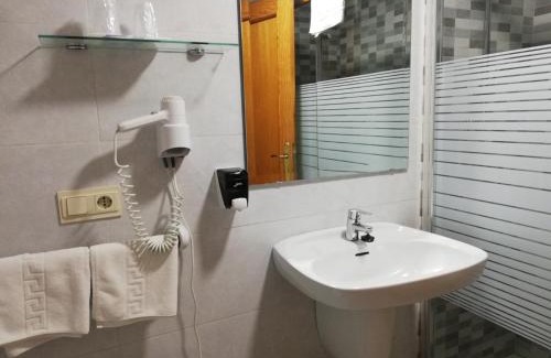 Pinos Genil Hotel | Labella María