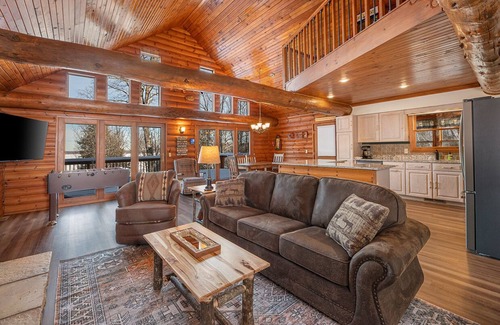 Phelps Cabin | Lac Vieux Desert, fishing, families, wifi
