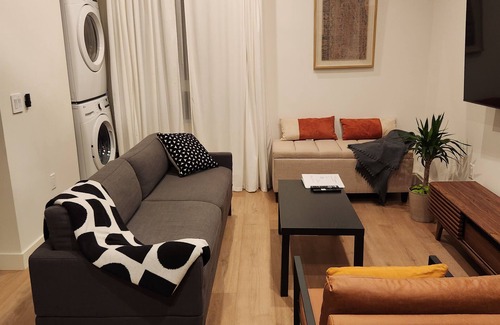 Ladera Heights Apartment | Ladera Heights Retreat, close to LAX, SOFI and the beach, centrally located.