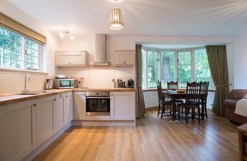 Newport-On-Tay Apartment | Lady Bluebell's Apartment - luxury apartment close to St Andrews and Dundee