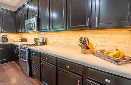 North Charleston House | Lady Liberty: Park Circle Charm + Modern Home!
