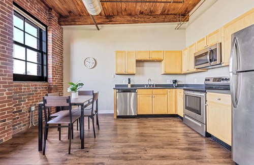 Lafayette Square Apartment | Lafayette 107 I Modern & Vintage 1Bd Apartment