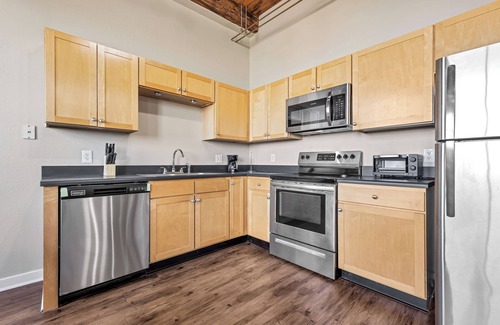 Lafayette Square Apartment | Lafayette 107 I Modern & Vintage 1Bd Apartment