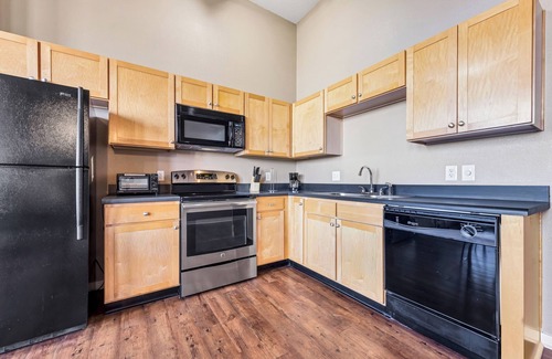 Lafayette Square Apartment | Lafayette 502 I Spacious and Cozy 1Bd/1Bd