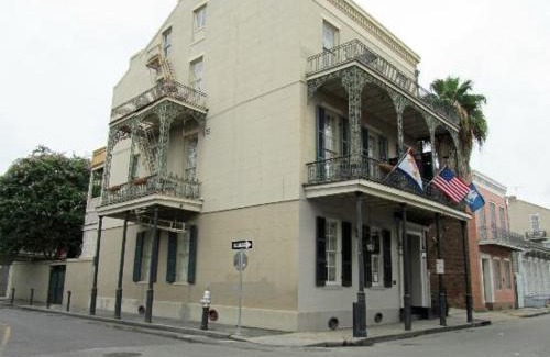 French Quarter Hotel | Lafitte Hotel & Bar