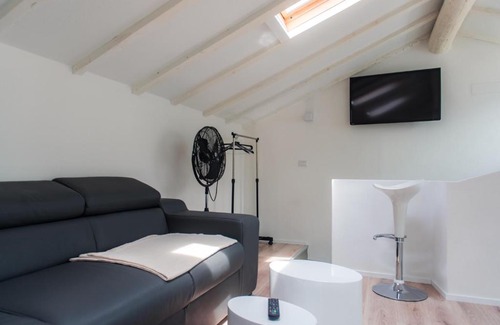 Laglio Apartment | Laglio Apartment Above George