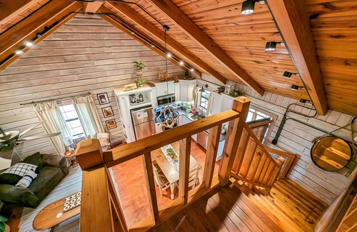 Boswell House | Lagniappe Cabin ~ romantic getaway