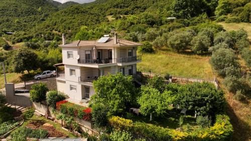 Vitoumas Apartment | LaGo Village House