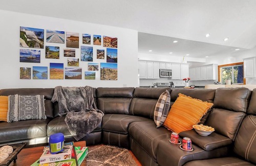 Donnelly House | Lago Vista in Donnelly: Spacious Retreat on Lake Cascade | 4 Miles to Tamarack | Room for Toys