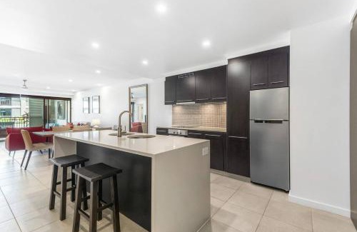 Port Douglas Apartment | Lagoon Breeze Swim-out Temple Resort Stay