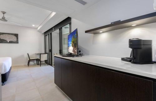 Port Douglas Apartment | Lagoon Hideaway - Swim out Nook at Temple Resort