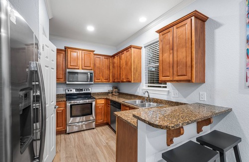 Villages of Crystal Beach House | ⛱️Lagoon Pool-Hot Tub-Free Seasonal Shuttle-4BR Sea Sprite