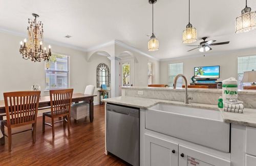 Villages of Crystal Beach House | Lagoon Style Pool ~ Gated Community ~ Near the Beach ~ Private Balcony