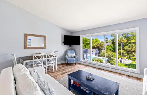 Isle of Palms Apartment | Lagoon Villa 6 - 5 Min Walk to Beach! Top Floor!