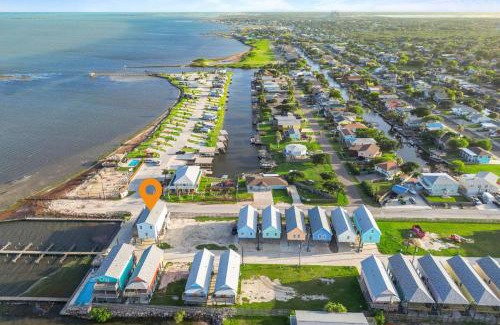 Flour Bluff House | Laguna Sunrise by AvantStay Water Views, Private Pool Minutes to Padre Island & Beaches
