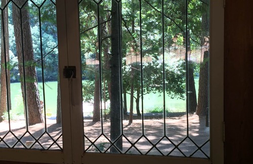 Georgetown Cabin | Lagunita- lakeside cabin w/2 bunkhouses & HOT TUB! $300. Per night for all 3!