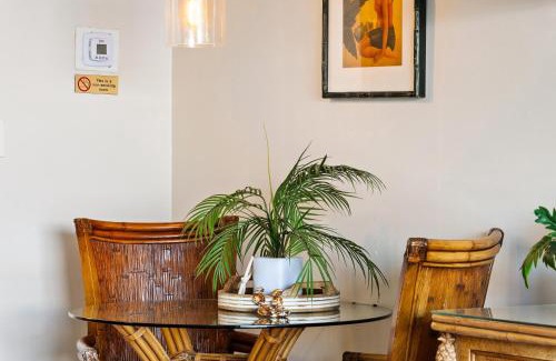 Historic Lahaina Front Street Apartment | Lahaina Shores 507