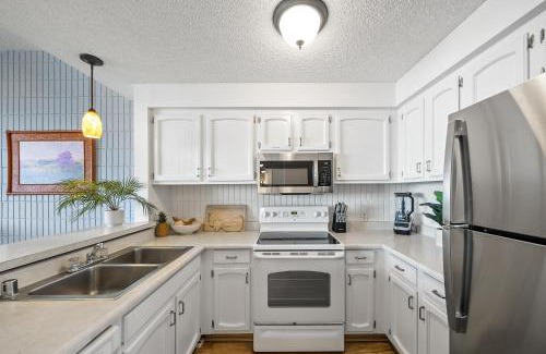 Historic Lahaina Front Street House | Lahaina Shores PH1 · LS PH1 Oceanfront Penthouse Condo w Panoram