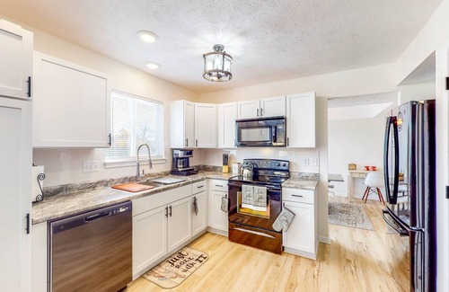 Indianapolis House | Laid-Back Indy Home with Patio, Grill, Firepit Area, Smart TVs - Dog-Friendly